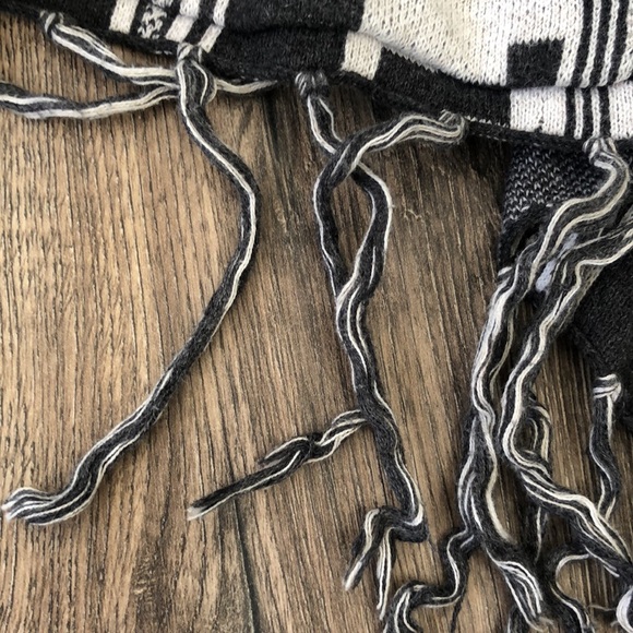 Women’s Billabong open sweater sz Sm - Picture 4 of 4